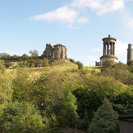 Central Calton Hill What A View Edinburgh Room photo